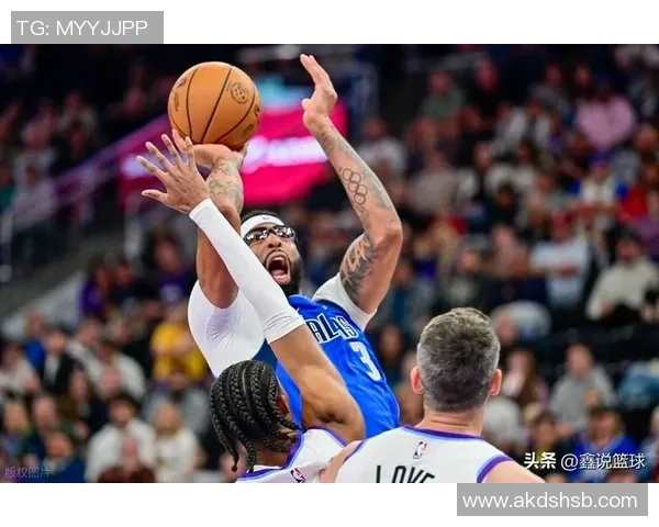 场均19.4分，三分球联盟第四，体现碾压弗拉格，这位新秀展露巨星相